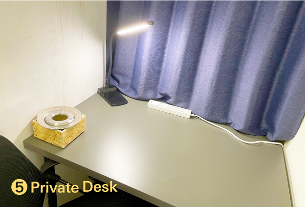 Private Desk